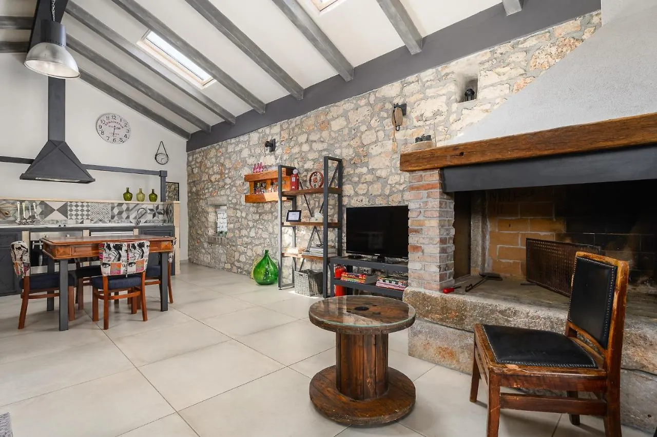 Casa De Stalla With Private Pool In Porec